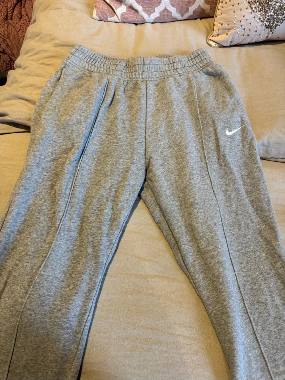 Nike women’s Gray Sweatpant Joggers with White Swoosh size small